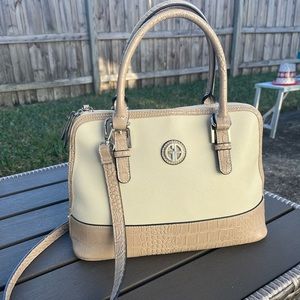 Work-to-weekend chic. Giani Bernini's croc-embossed satchel.